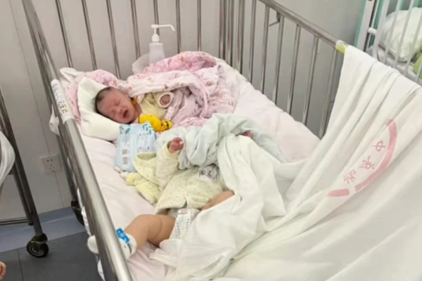 曝上海单独隔离婴幼儿，涉事医院否认，那照片中的真实情况如何？