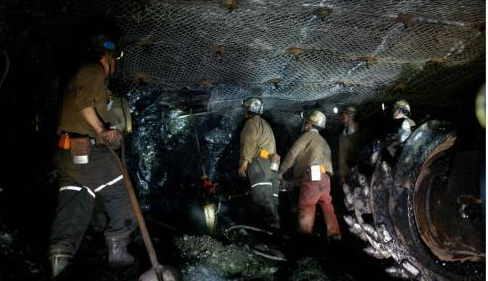 重庆煤矿事故致18人遇难，相关责任人是否该被严惩？
